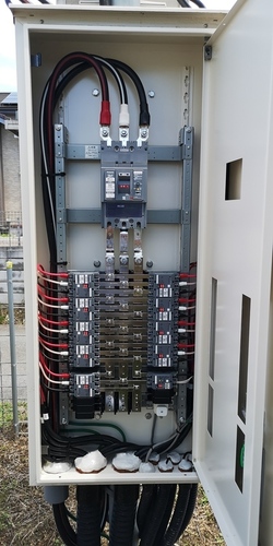 分電盤も綺麗.jpg