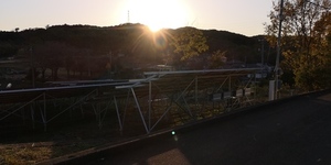 山の陰に.jpg